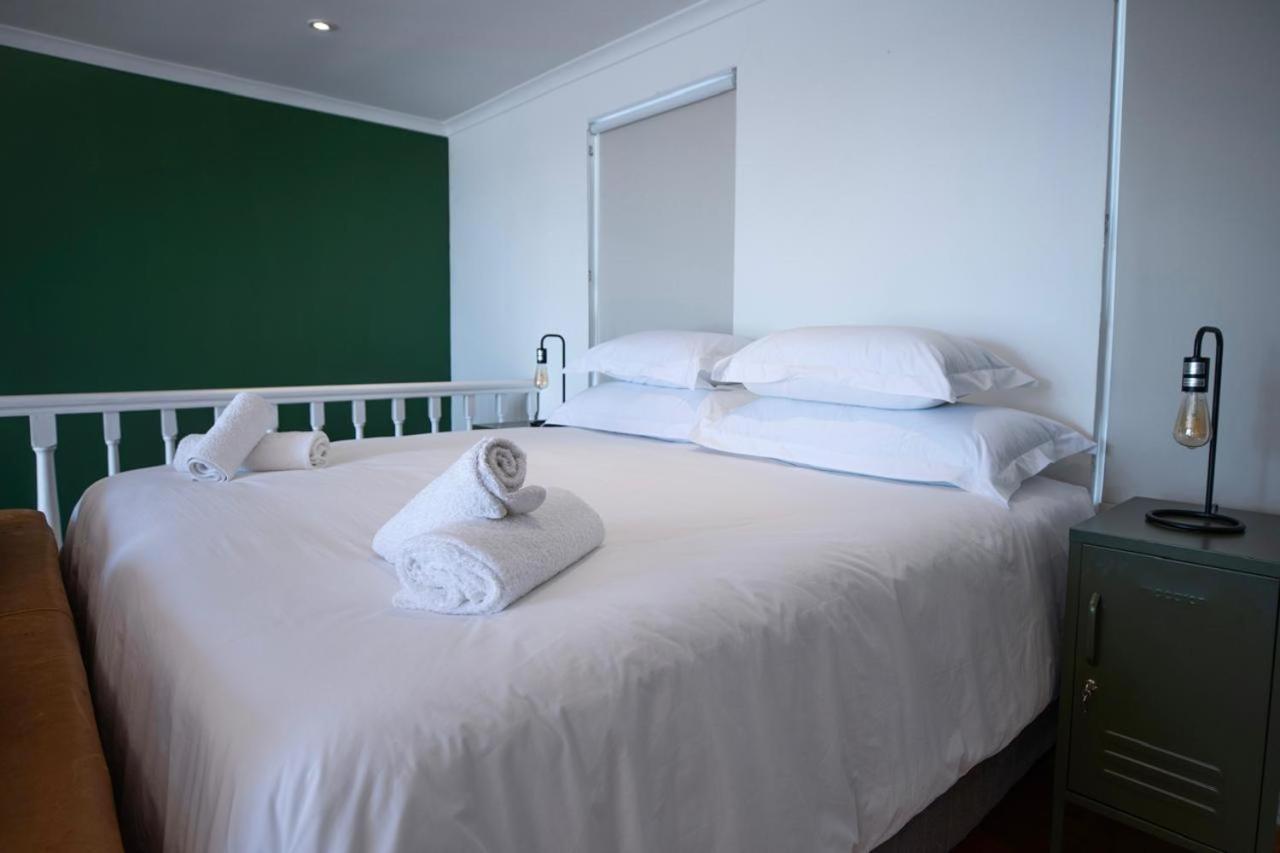Sea Point Open, Large & Romantic 1 Bed Apartment