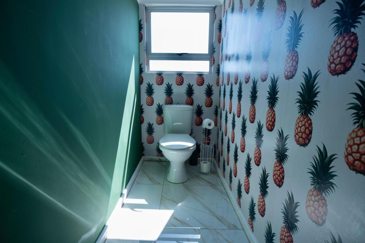 Sea Point Open, Large & Romantic 1 Bed * Cape Town